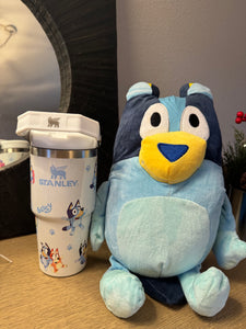 Bluey set 20 oz  cup and plushie